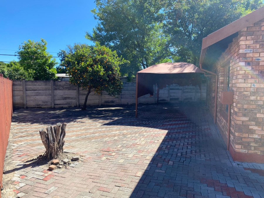 3 Bedroom Property for Sale in Rustenburg North North West